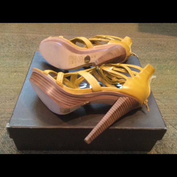 BEBE “Rosario” stacked heels in yellow - Picture 6 of 6